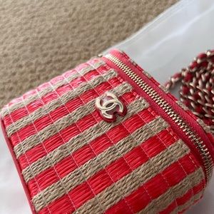 NEW CHANEL 2021 Mini Raffia Vanity Case with Chain Crossbody Bag in Pink/Red